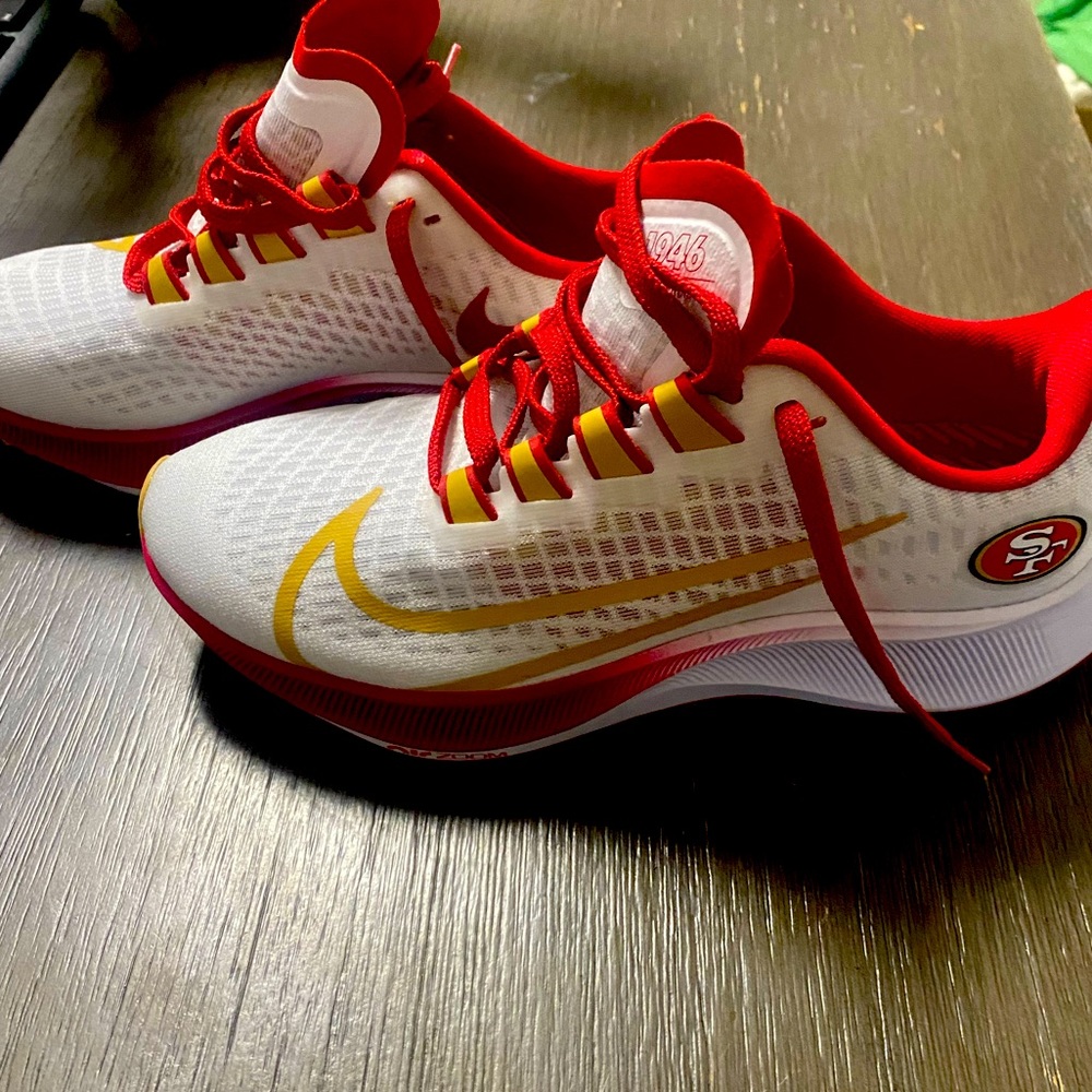 Nike Pegasus 49 s Nike Sneakers  size 4 boys